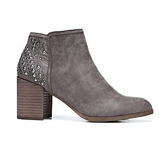 Famous Footwear deals