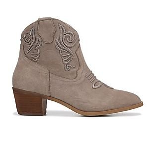 Famous Footwear deals