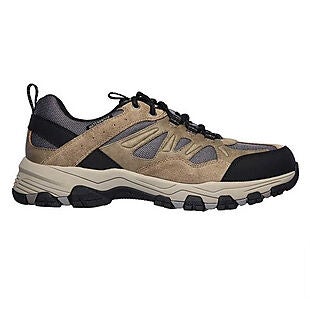 deals on sports shoes