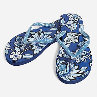 white fuzzy crocs women's