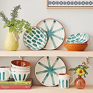 16pc Dinnerware Set $16