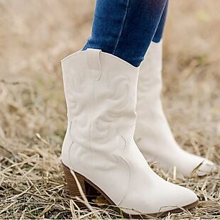 The Pioneer Woman Western Boots $15