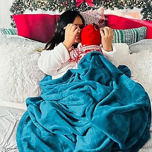 Bedsure Fleece Blankets $10 at Amazon