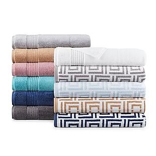 Liz Claiborne Signature Bath Towels $8