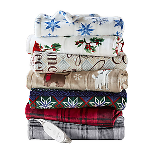 Heated Plush Holiday Throw $32