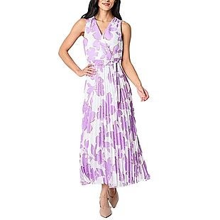 JCPenney: 40% Off Floral Dresses