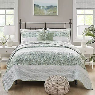 65% Off Seersucker Quilt Set