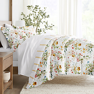 Linens & Hutch