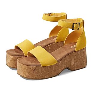 Zappos: Up to 70% Off Women's Sandals