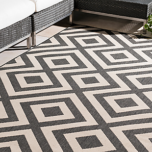 8' x 11' Outdoor Geometric Rug $84