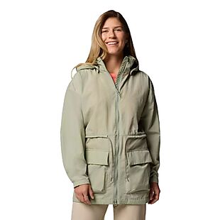 Columbia Nylon Mid Cargo Windbreaker $36