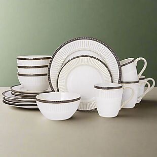 16pc Pfaltzgraff Dinnerware Set $35
