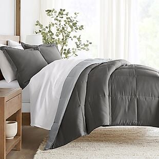 Linens & Hutch