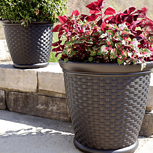 Set of 2 Suncast Planters $34
