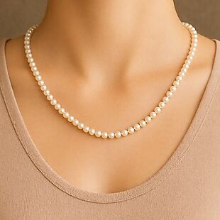 18" Shell Pearl Necklace $15